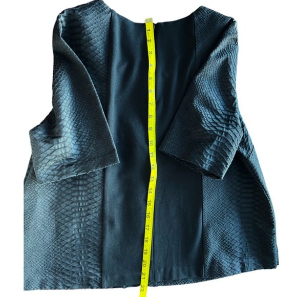 🌸4/$20🌸 Faux Snake Leather Boxy Crop Top - Picture 12 of 14